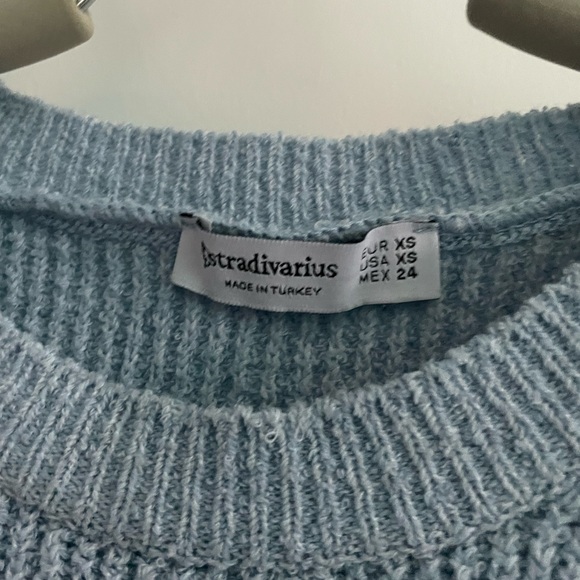 Baby blue cropped sweater vest from Stradivarius - Picture 2 of 2